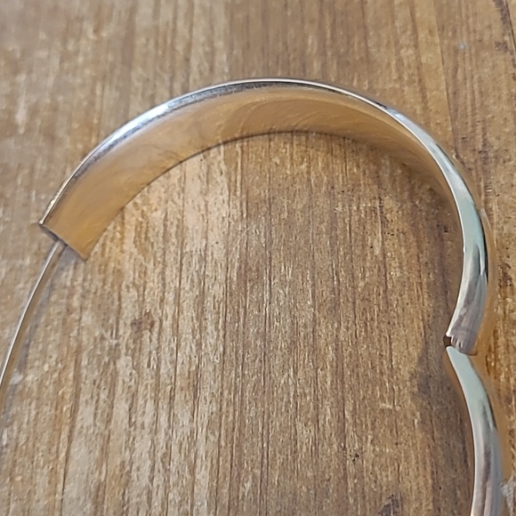 14k yellow gold bangle bracelet double heart textured vintage R&D - Picture 7 of 8